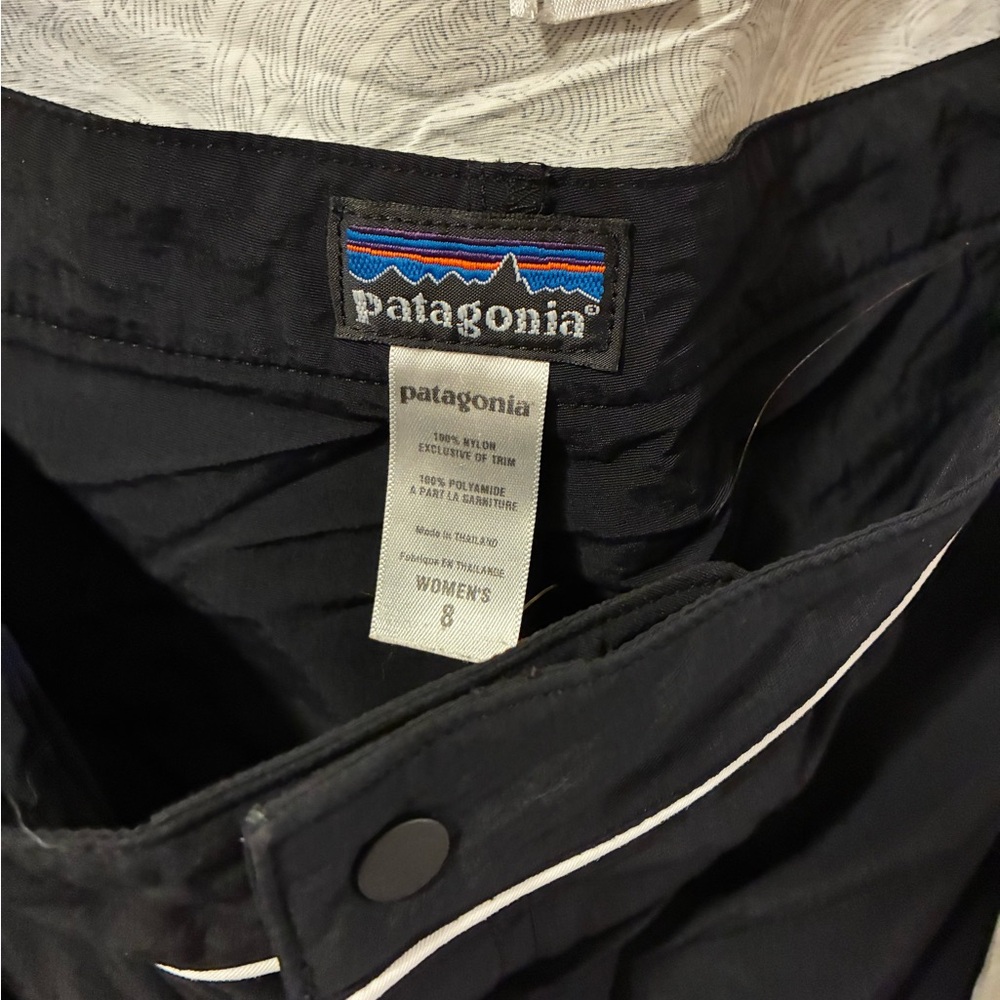 Patagonia Women's boardie skort with removable skirt or shorts - Picture 3 of 9